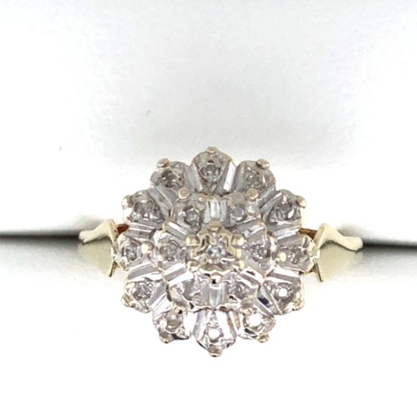 14 karaats bicolor gouden rozet ring bezet met in totaal 0,25 ct. diamanten