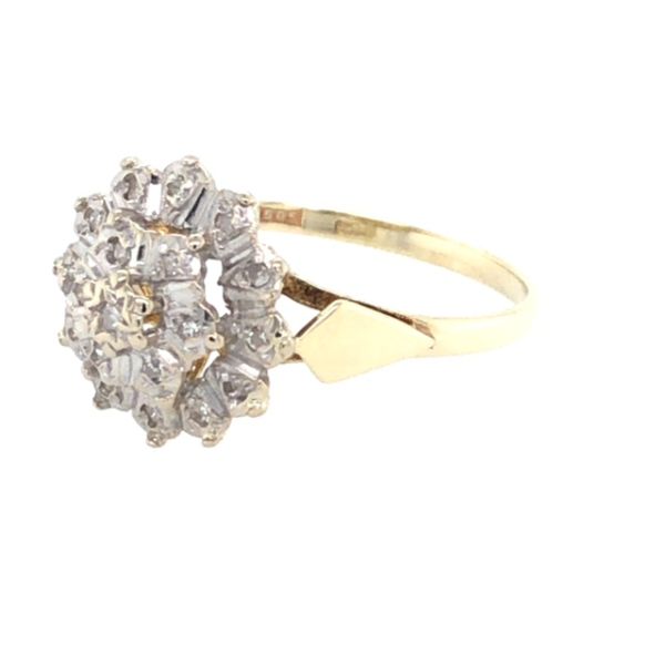 14 karaats bicolor gouden rozet ring bezet met in totaal 0,25 ct. diamanten